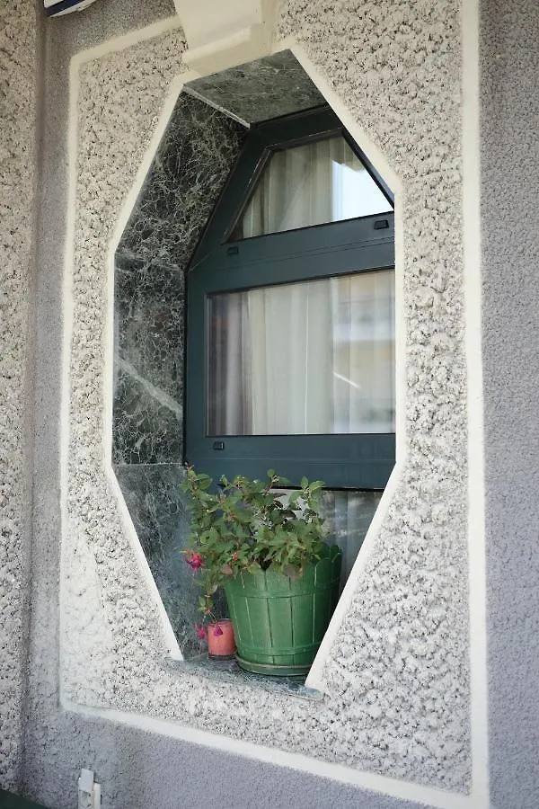 Irenes Apartment Kallithea  Vakantiehuis